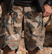 Load image into Gallery viewer, Scalloped cut camo shorts